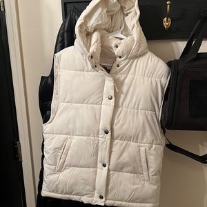 American Eagle Puffer Vest